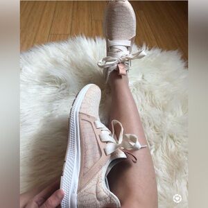 Adidas- Bounce Edge Lux RUNNING SHOES Size9 Medium DUSTY PINK/CREAM w/White Sole